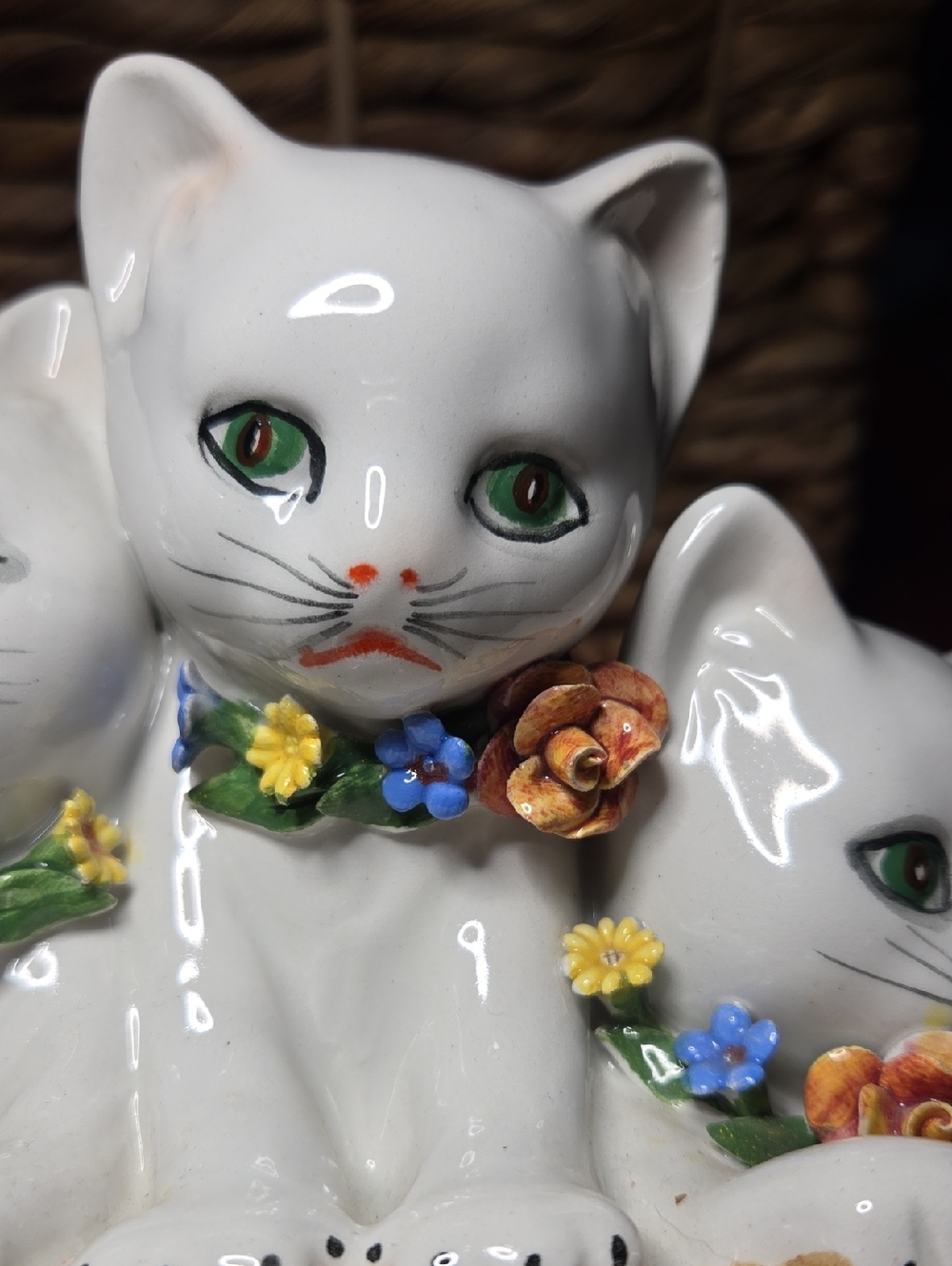 Vintage "Kittens In A Basket With Floral Collars" - Picture 3 of 11